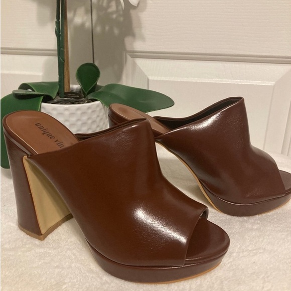 Unique Vintage Brown Beautiful Mules size 7 - Picture 2 of 9